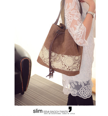 Printed canvas shoulder bag-Brown